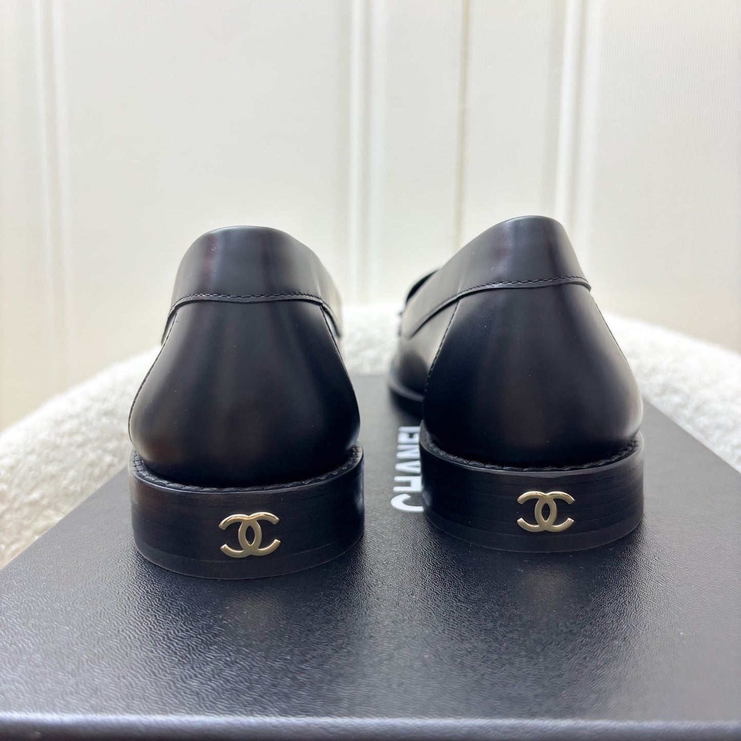 GLM-25P Mocassins with Diamantes Studded GLM- Logo in Black Smooth Calfskin