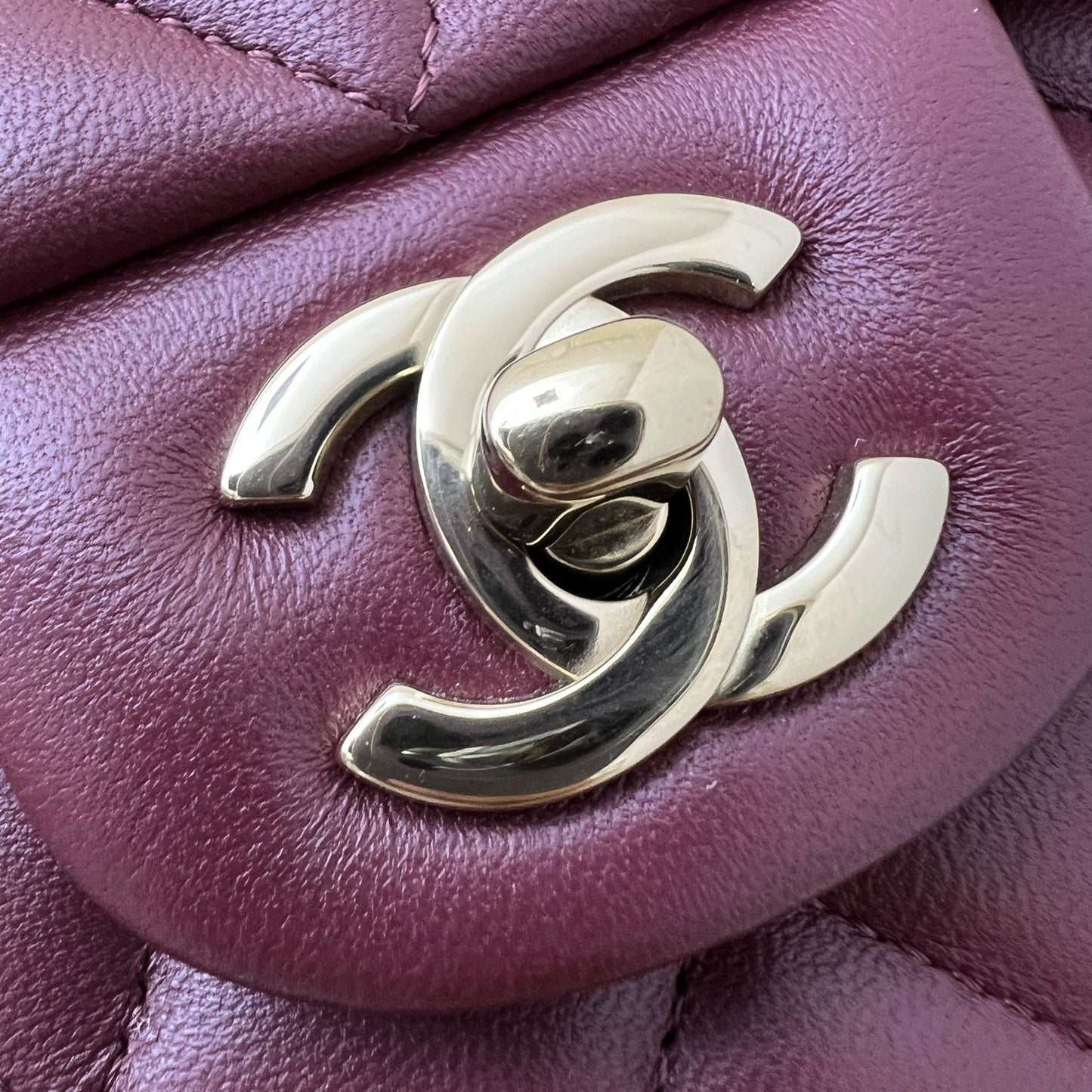 GLM-Small Classic Flap CF in Burgundy Lambskin and LGHW