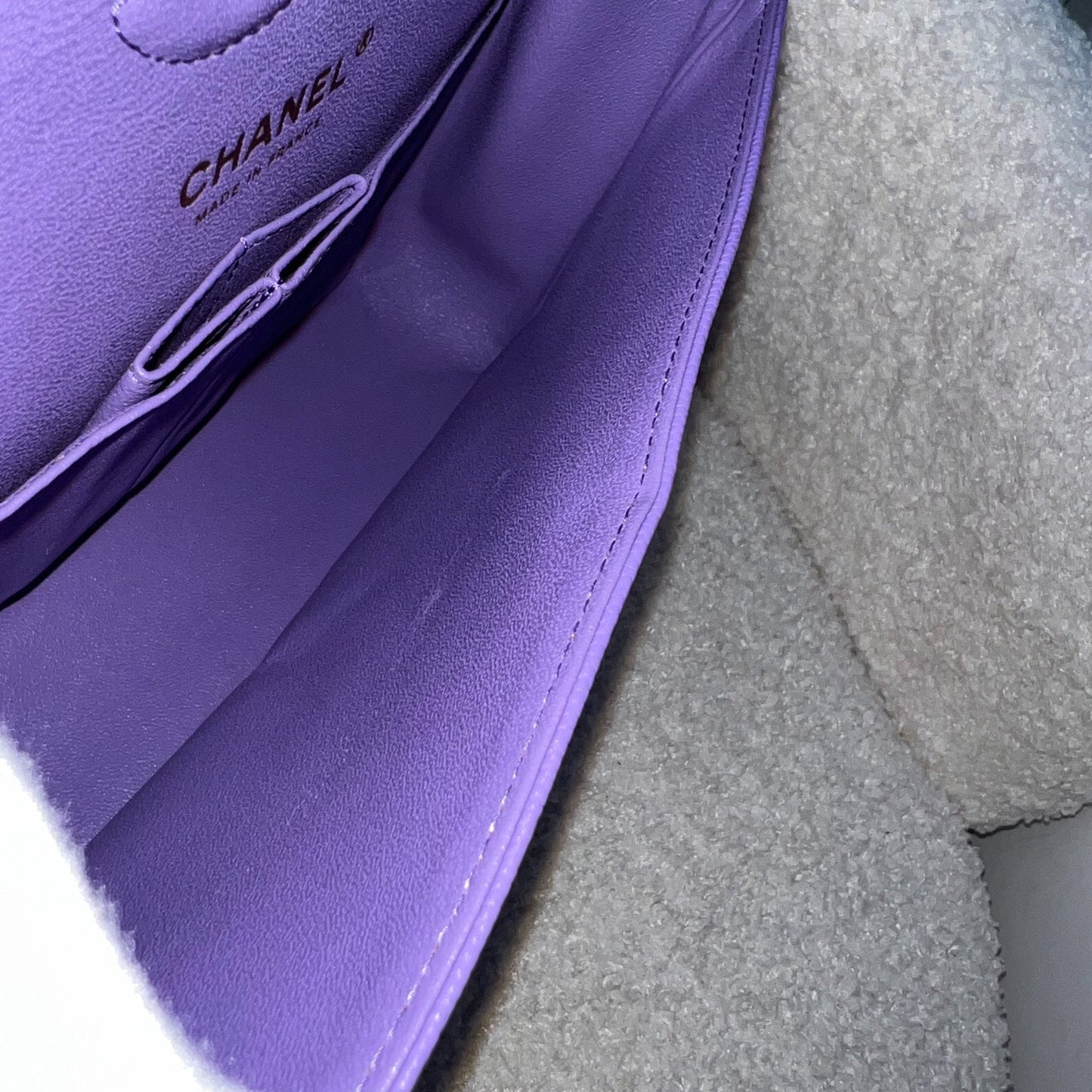 GLM-Classic Flap Small CF in 20S Purple Caviar LGHW