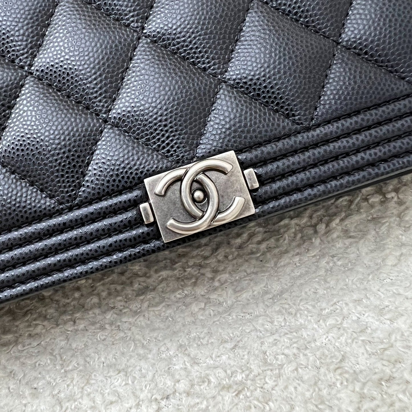 GLM-Boy Wallet on Chain WOC in Black Caviar and RHW