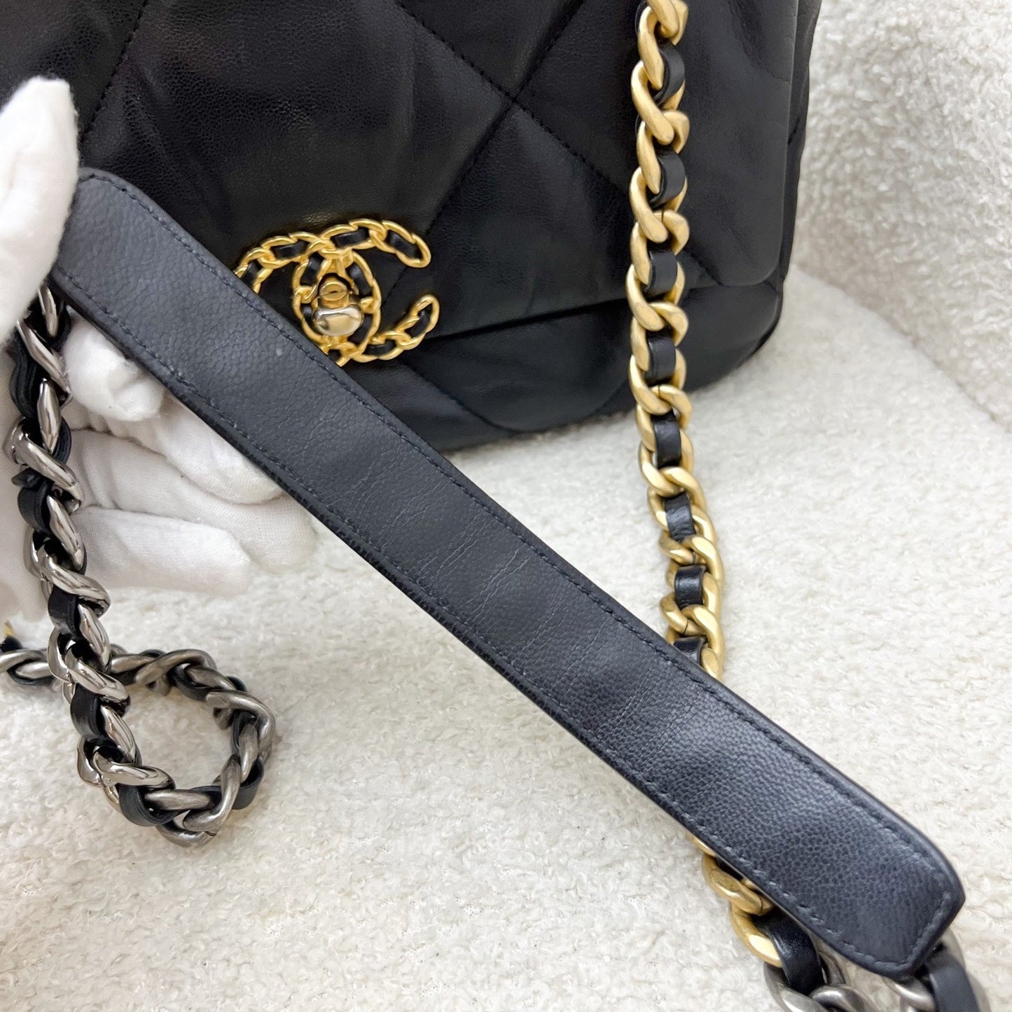 GLM-19 Small Flap in Black Goatskin and 3-tone HW (Model: AS1160)