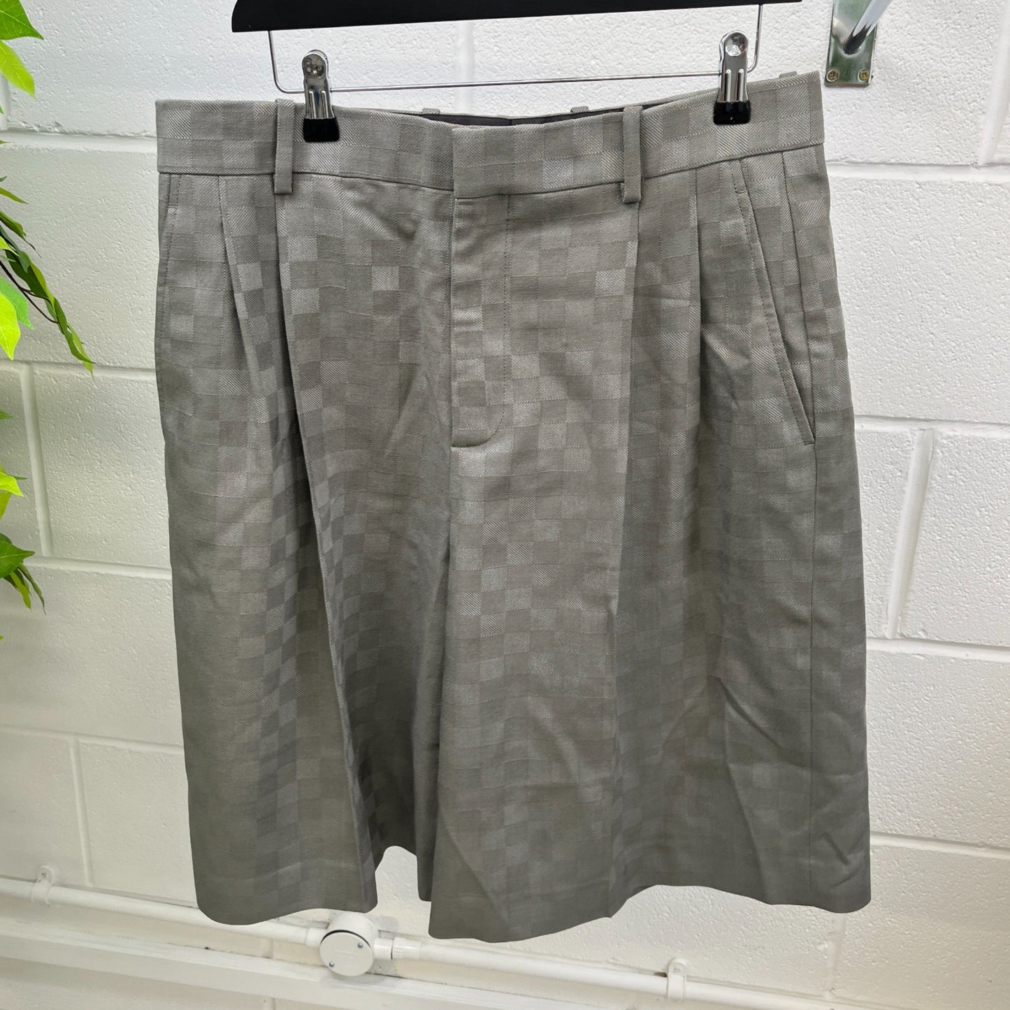Men's Tailored Wide Damier Wool Shorts Grey Size IT 50 / UK 34