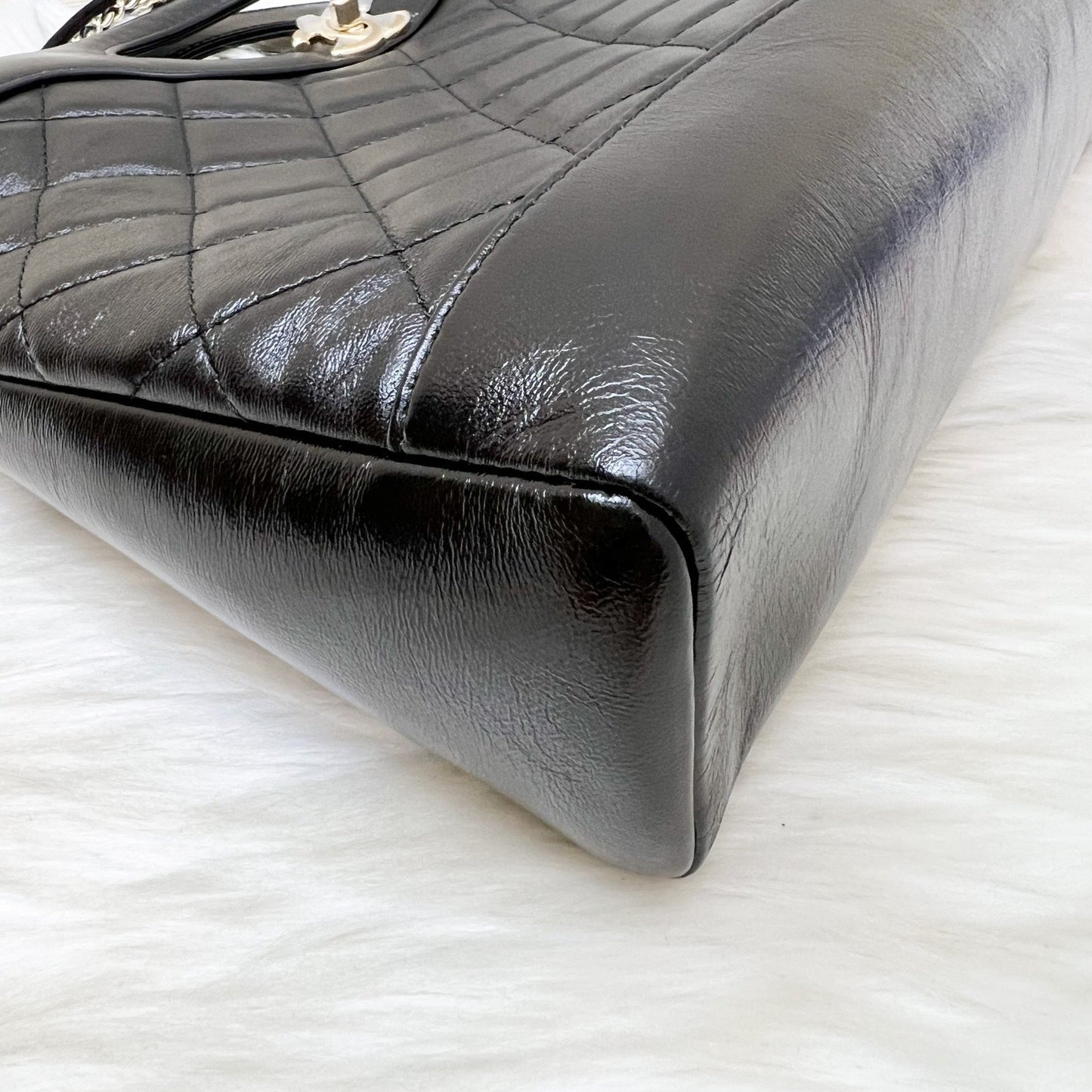GLM-31 Medium Shopping Bag in 24S Black Shiny Calfskin and LGHW (Model: AS4854)