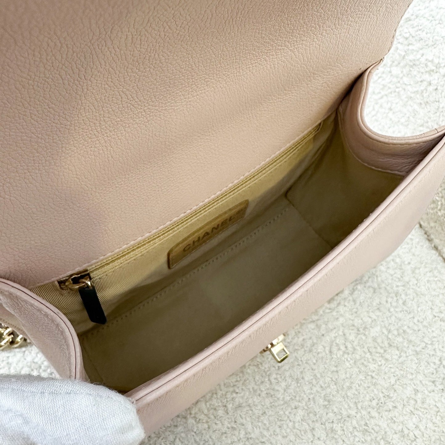 GLM-17C Click Label Shoulder Bag in Light Pink Calfskin and LGHW