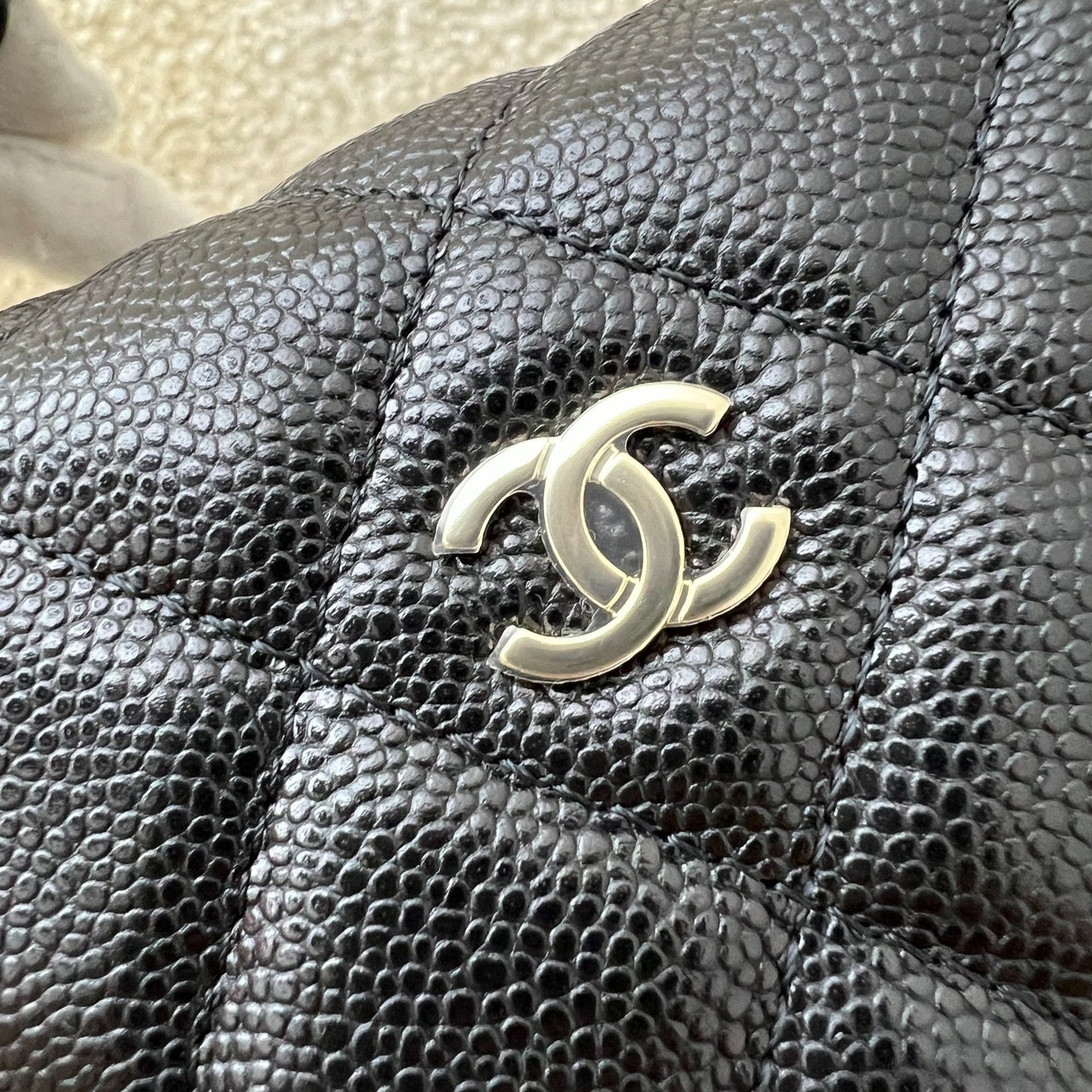 GLM-25C Quilted Hobo Clutch on Chain in Black Caviar and LGHW (Model: AP4386)