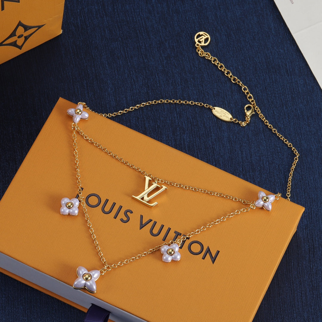 LV Necklaces 002