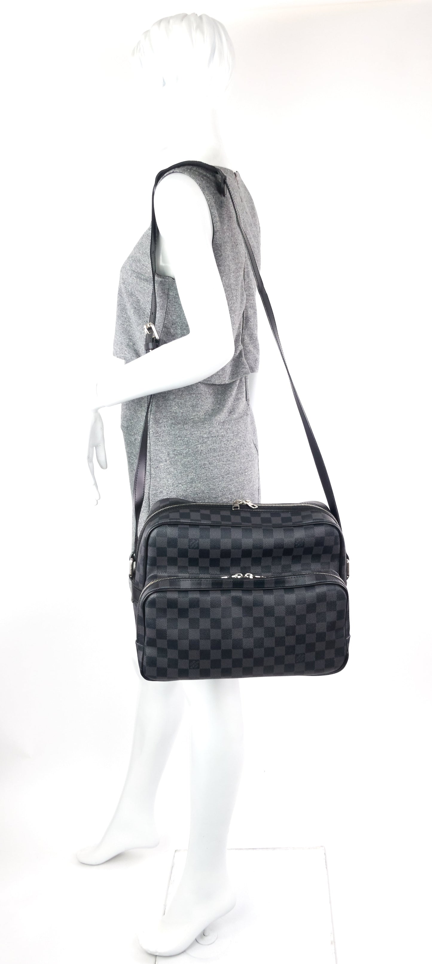 Louis Vuitto Leoh Damier Graphite Canvas Messenger Bag