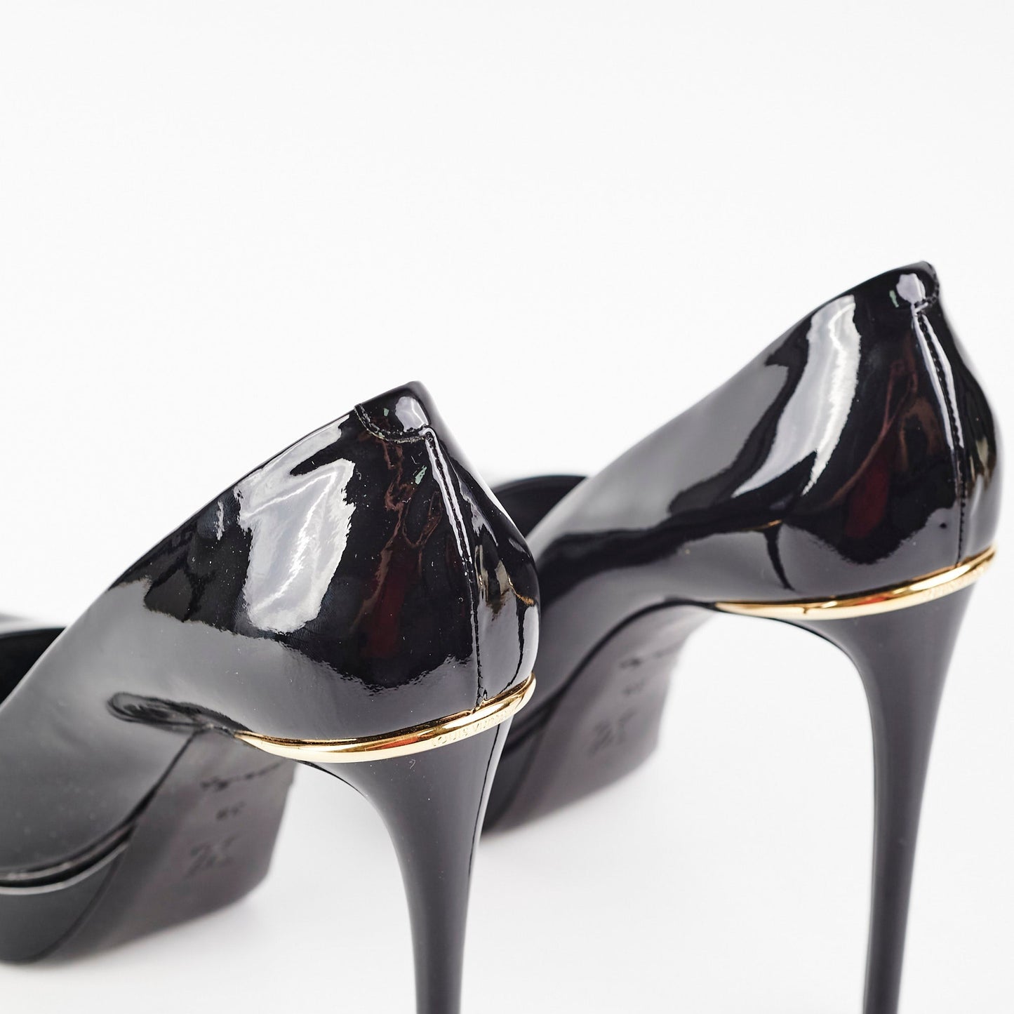 Louis Vuitton Patent Heels Black Size 39