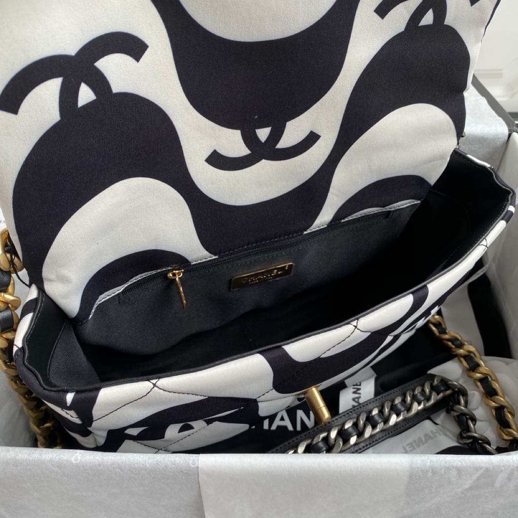 CHL 19 Large GlamIap Bag White/Black For Women Bags, Shoulder And Crossbody Bags 10.2in/26cm AS1161 B05179 NB405