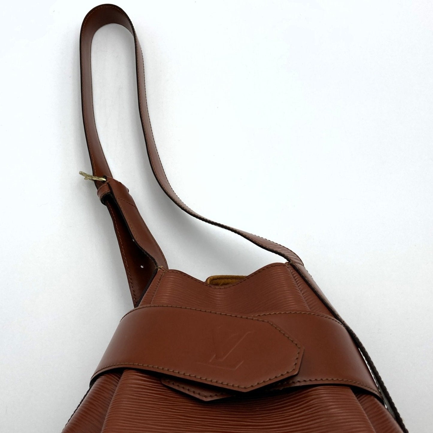 Louis Vuitton Sac D'épaule Leather Shoulder Bag ()