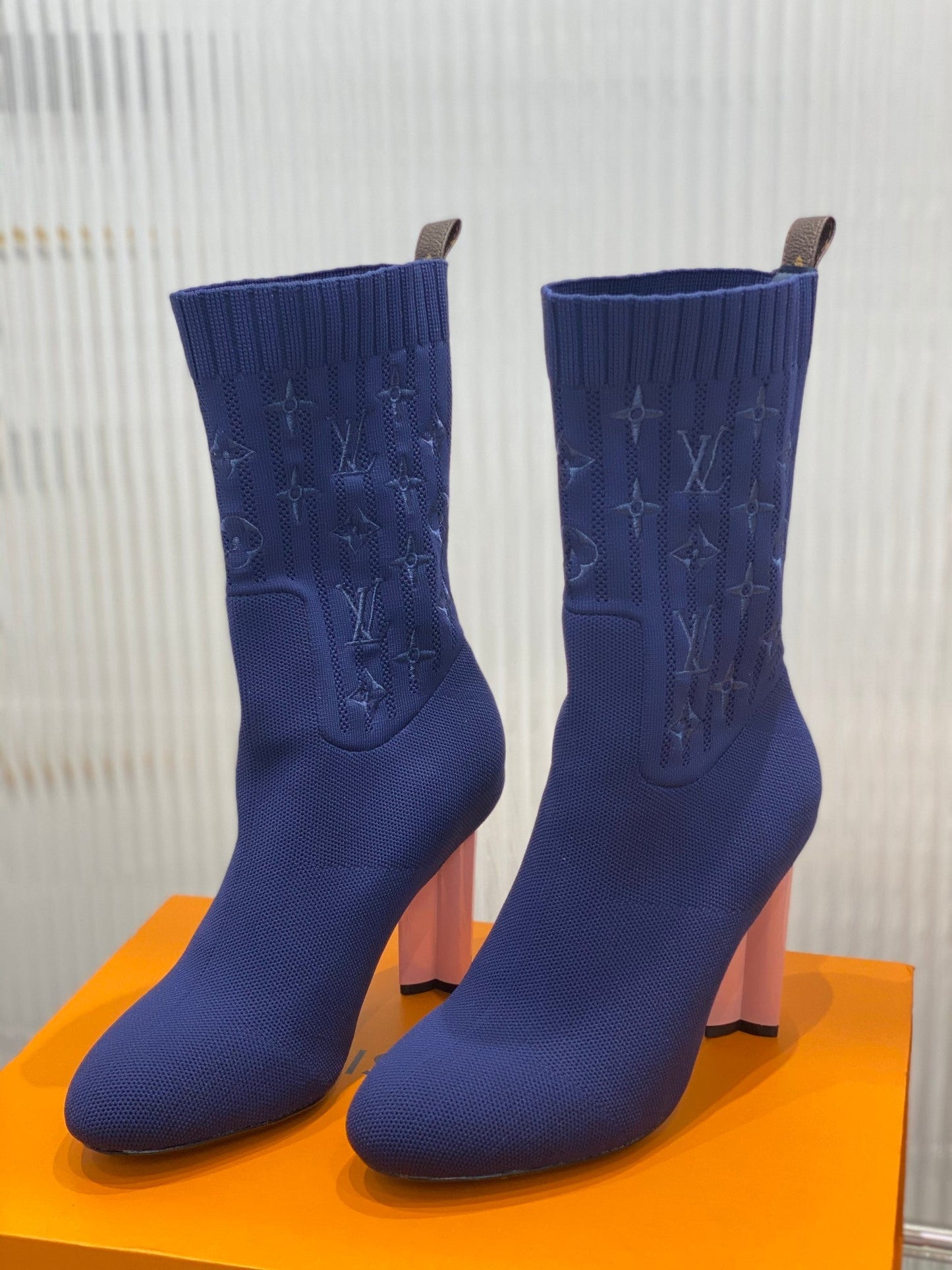 Premium LUV BOOTS 049