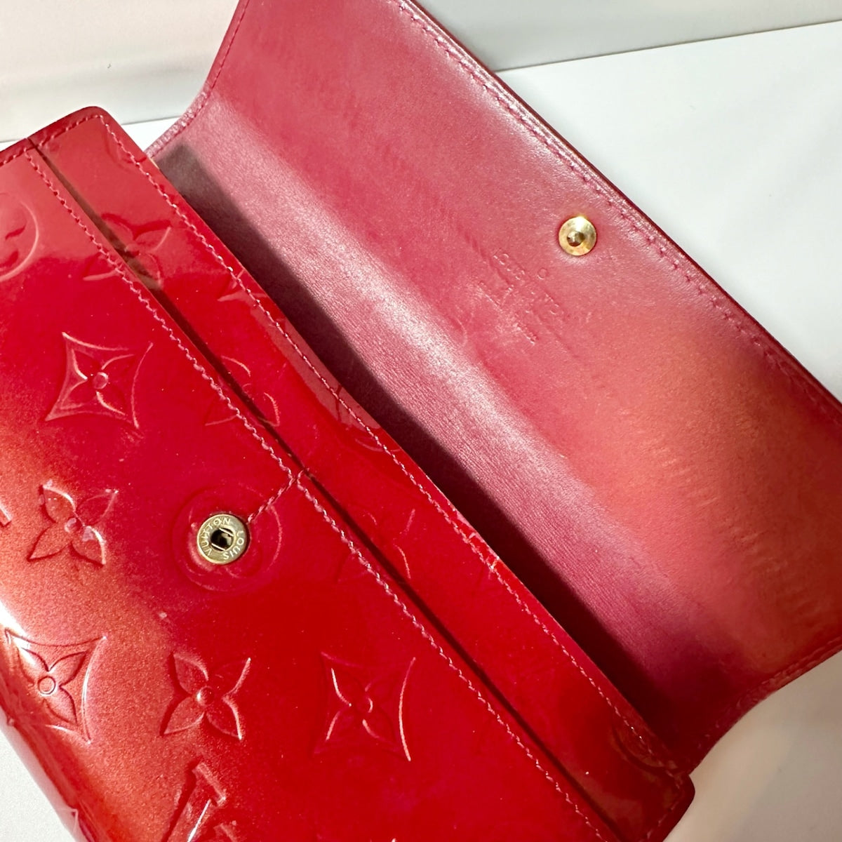 Louis Vuitton Sarah Patent Leather Wallet ()