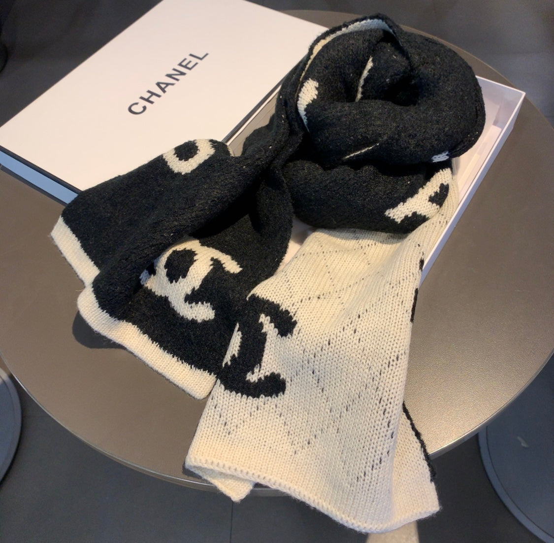 EN - Luxury CHL Scarf 008