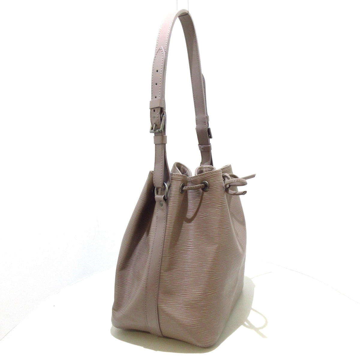 Louis Vuitton Noe Leather Shoulder Bag ()