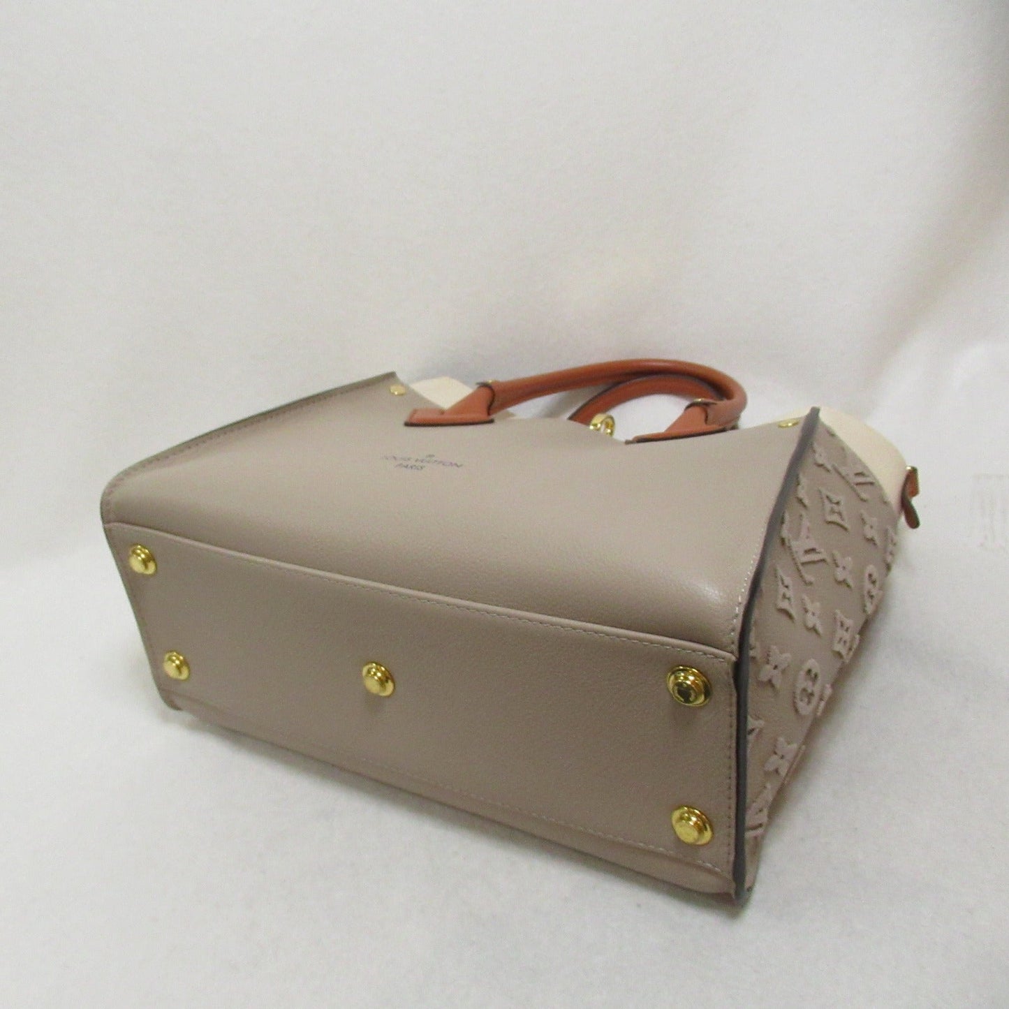 Louis Vuitton on Side MM Shoulder Bag Leather Bag Beige M53825