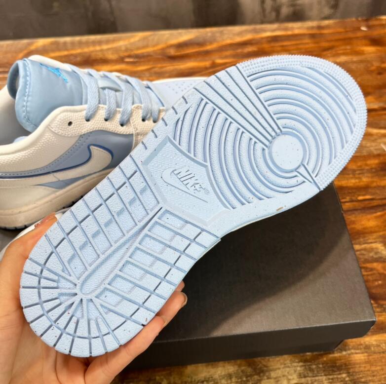SAMC - NKE Shoes - 672