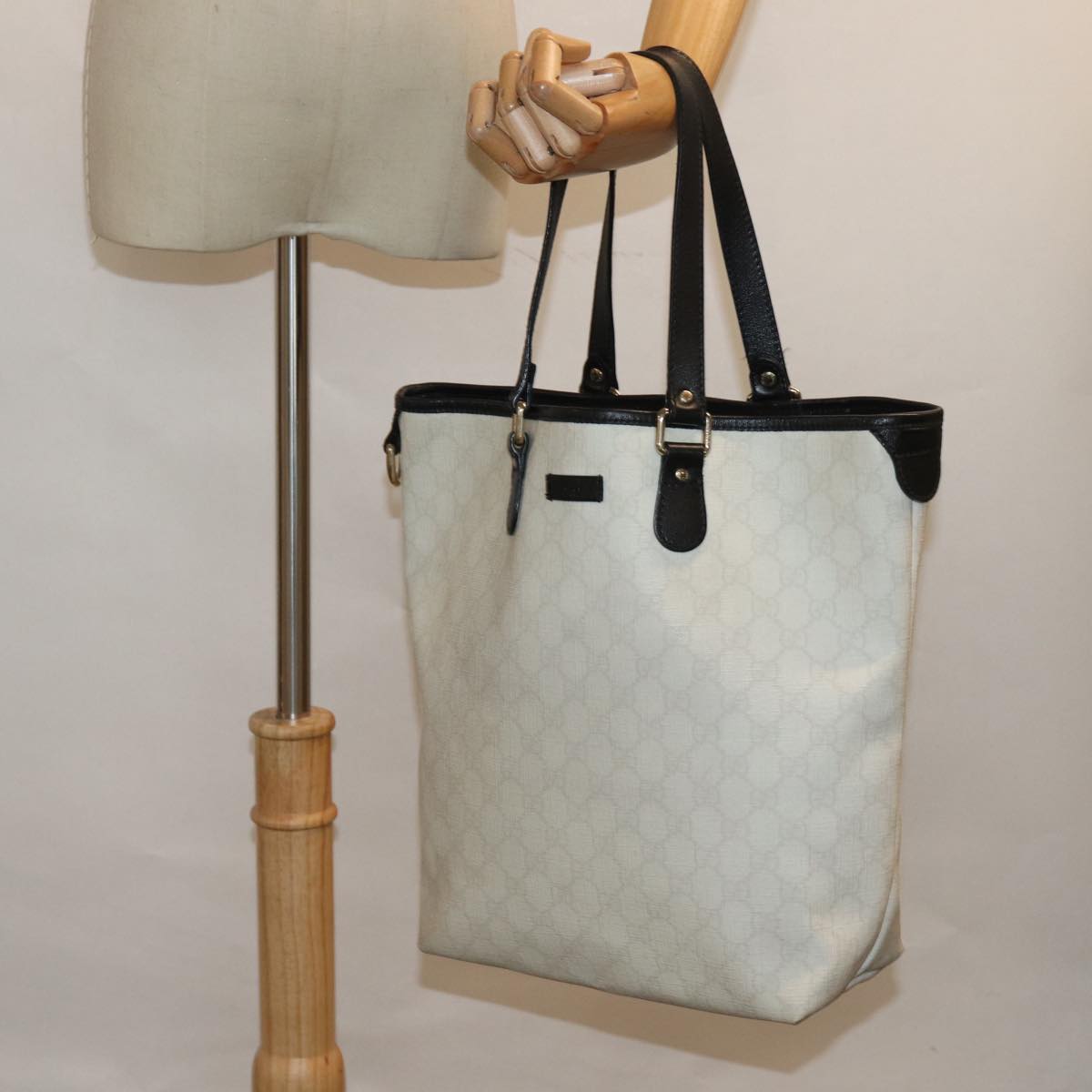 GUCCI GG Supreme Tote Bag PVC Leather White Black 189896 ac3087
