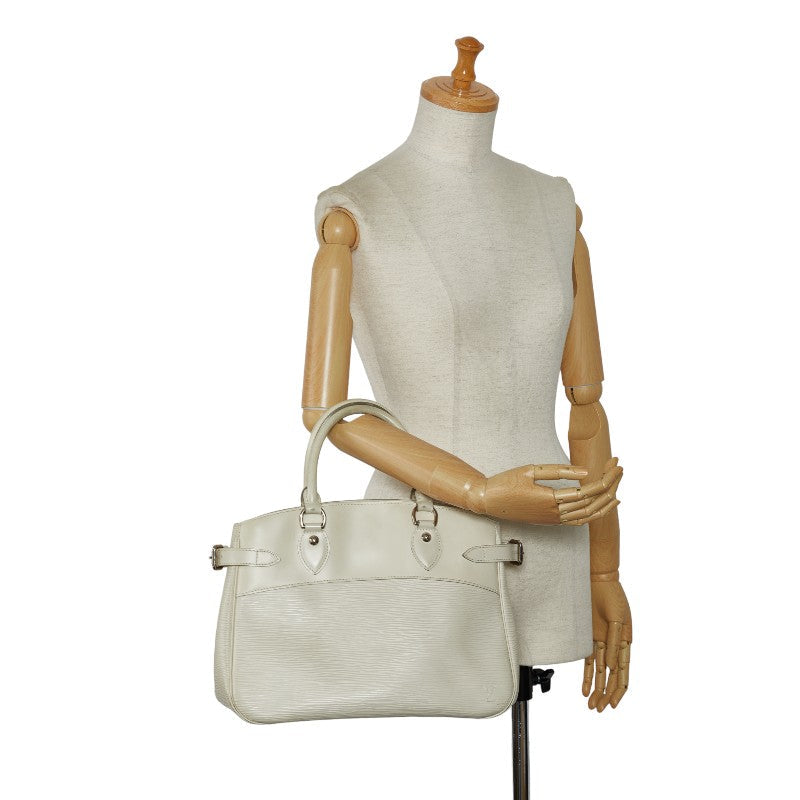 Louis Vuitton Louis Vuitton Epic M5926J Handbag Leather Ivory White
