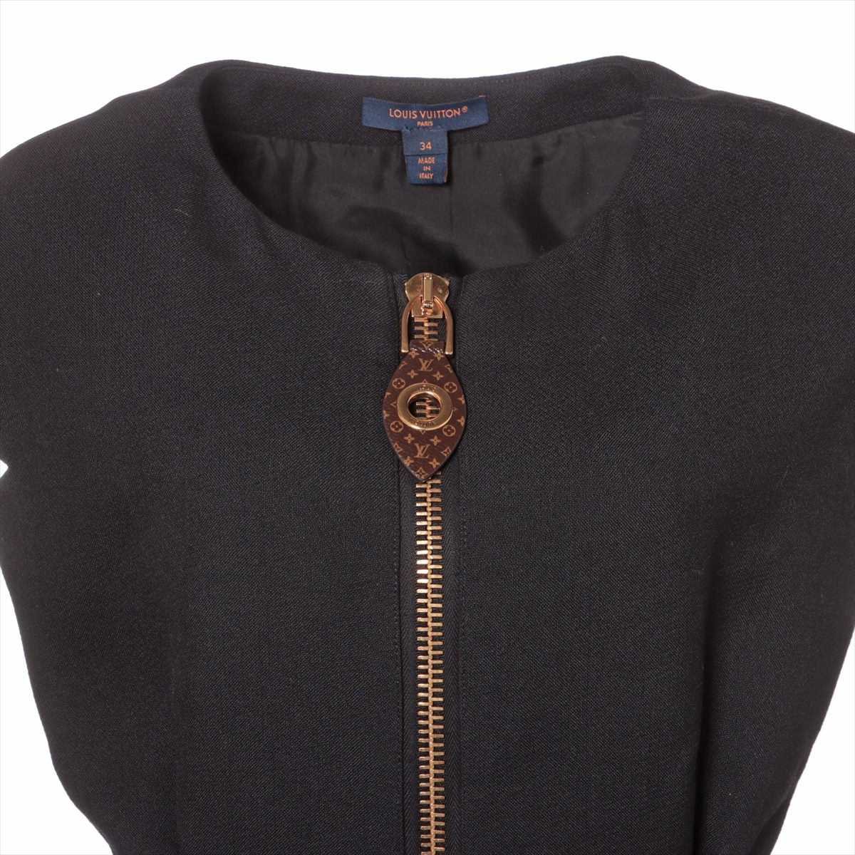 Louis Vuitton 23AW Wool Silk One Earrings 34 Black XXL Detail Caped Dress Monogram RW232W