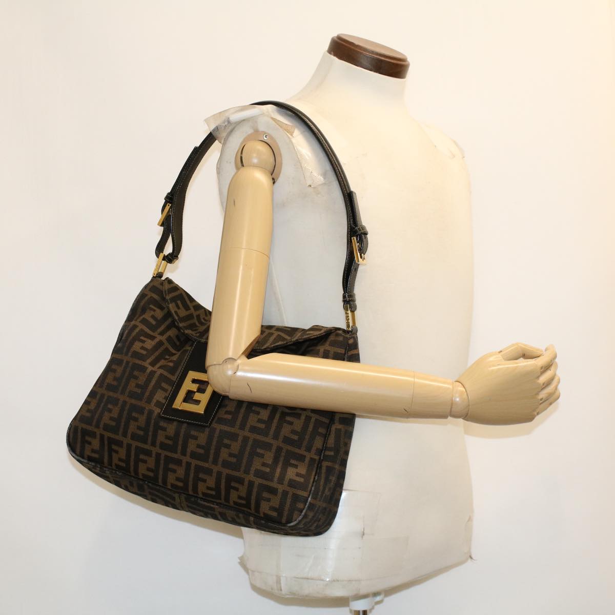 FENDI Zucca Canvas Shoulder Bag Brown am4375