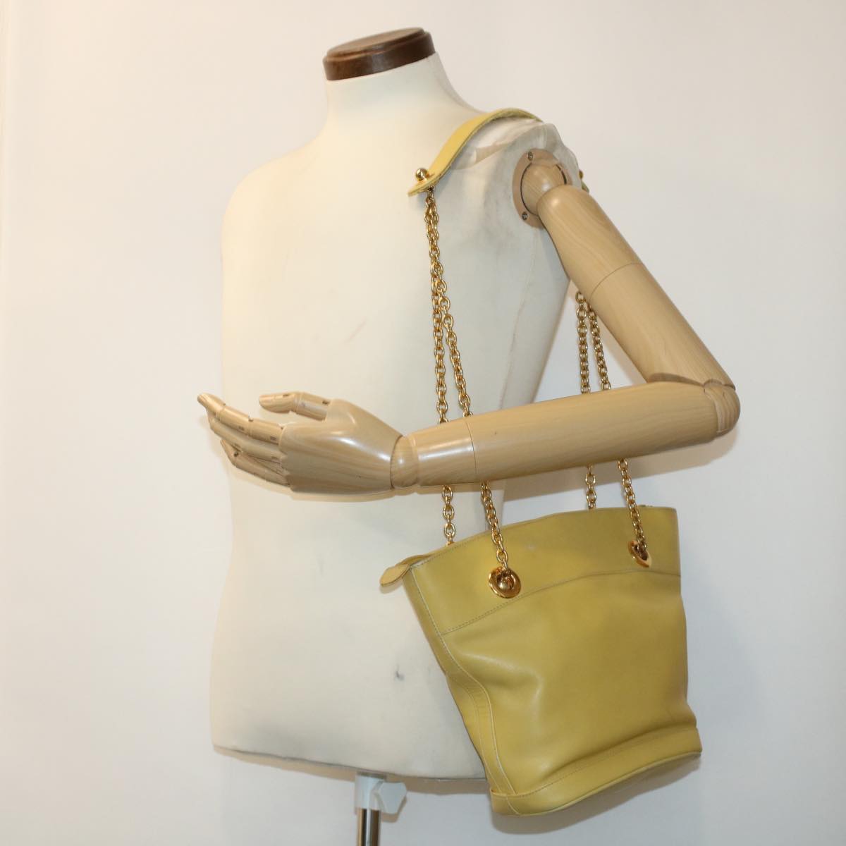 GUCCI Bamboo Chain Shoulder Bag Leather Yellow am4418
