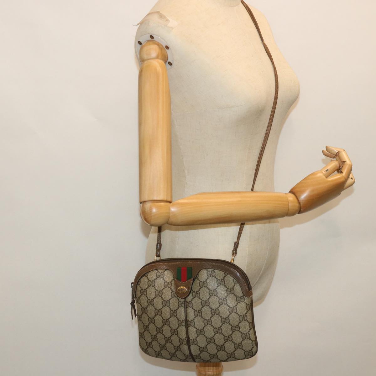GUCCI GG Canvas Web Sherry Line Shoulder Bag Beige Red 904 02 047 ar10172