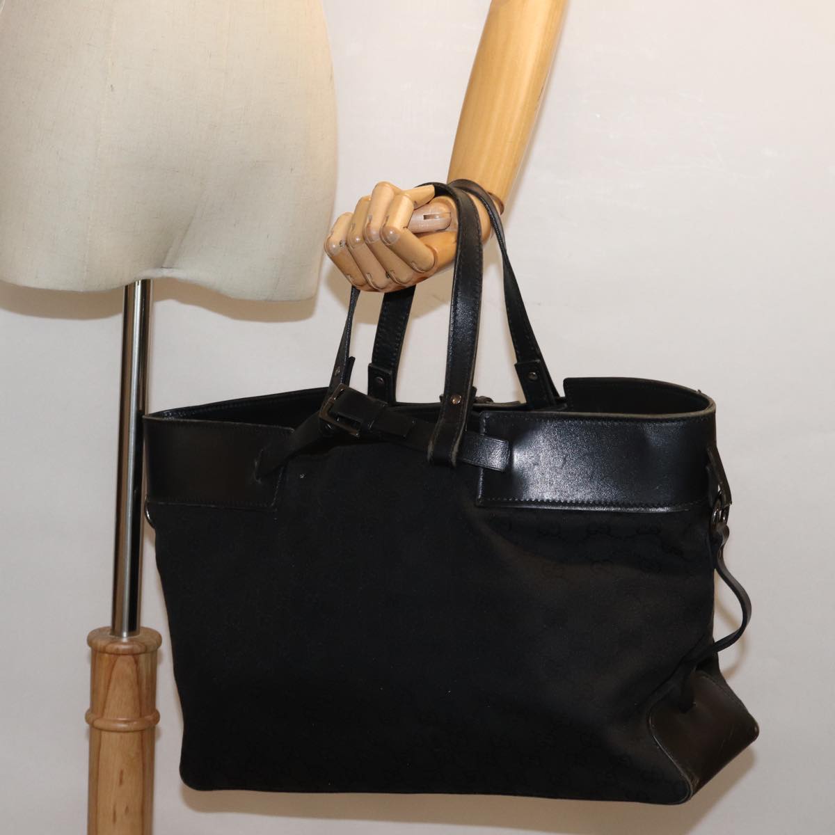 GUCCI GG Canvas Hand Bag Black ar11879