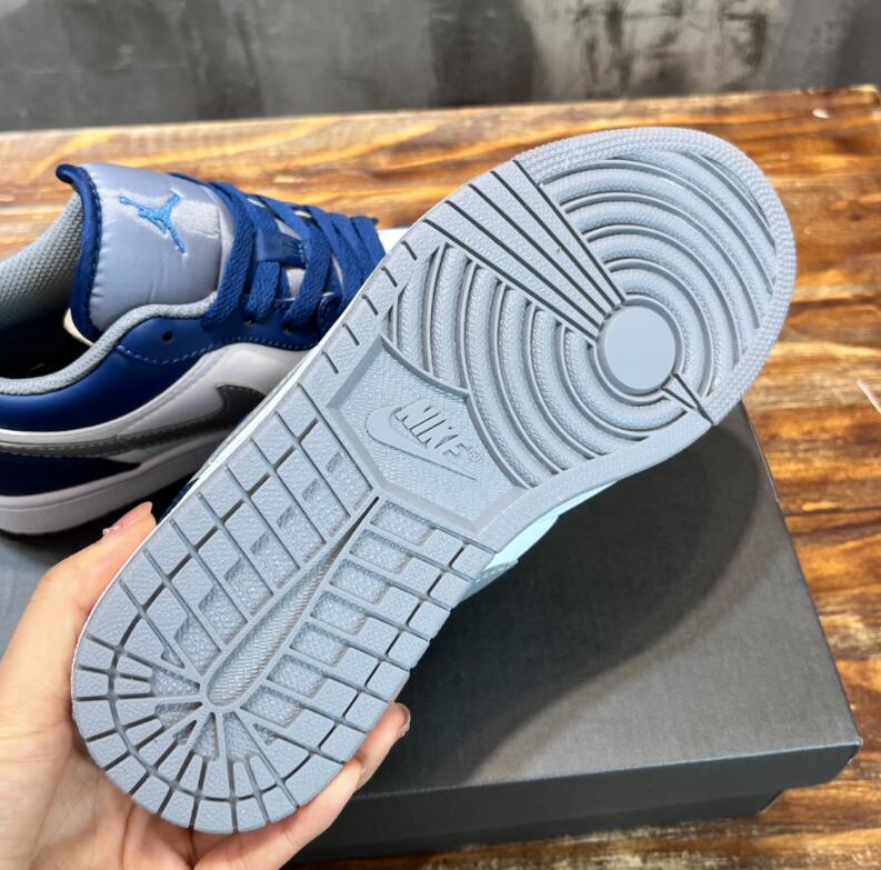 SAMC - NKE Shoes - 680