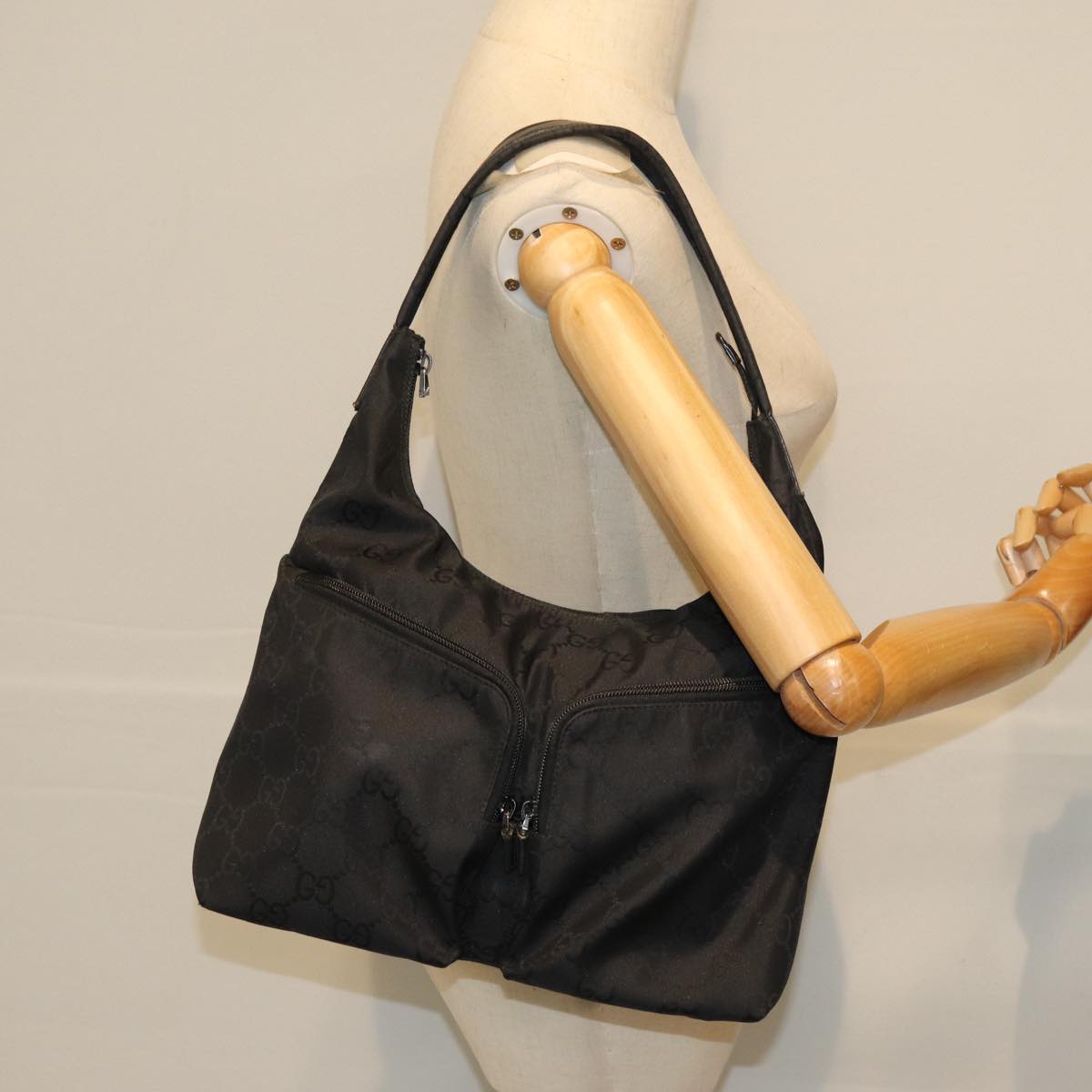 GUCCI GG Canvas Shoulder Bag Black 001 3380 bs14042