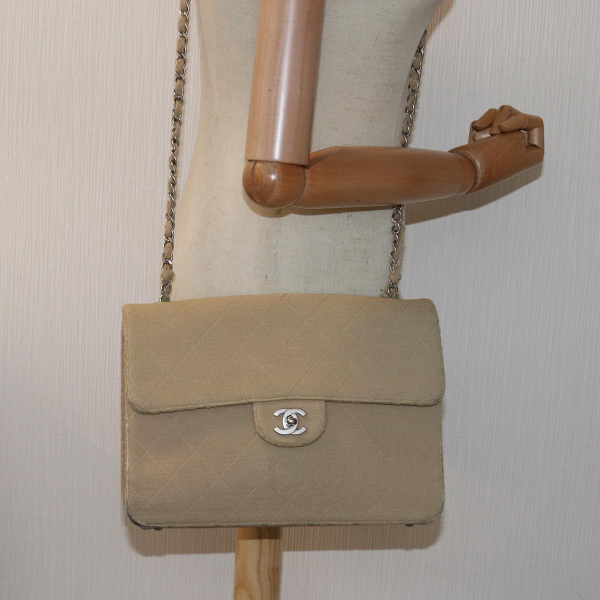 CHANEL Matelasse Turn Lock Chain Shoulder Bag Cotton Beige CC bs15107