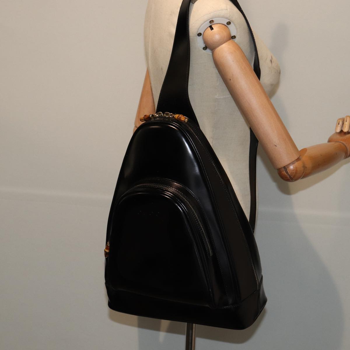 GUCCI Body Bag Enamel Black 003 2113 0027 bs15880