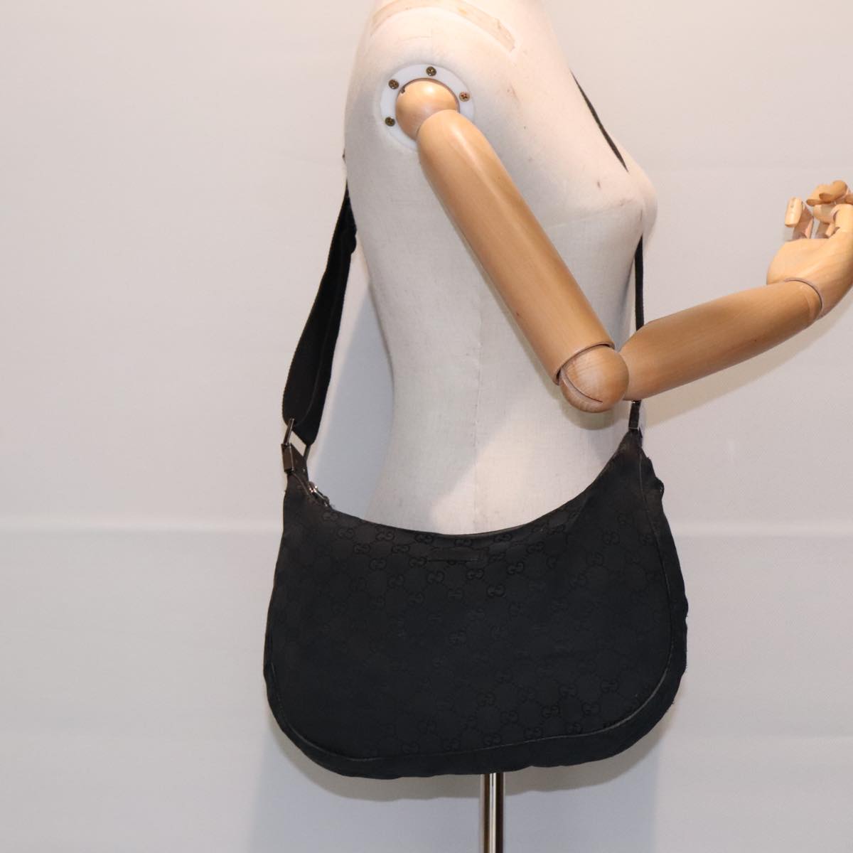 GUCCI GG Canvas Shoulder Bag Black Silver 122790 bs17969