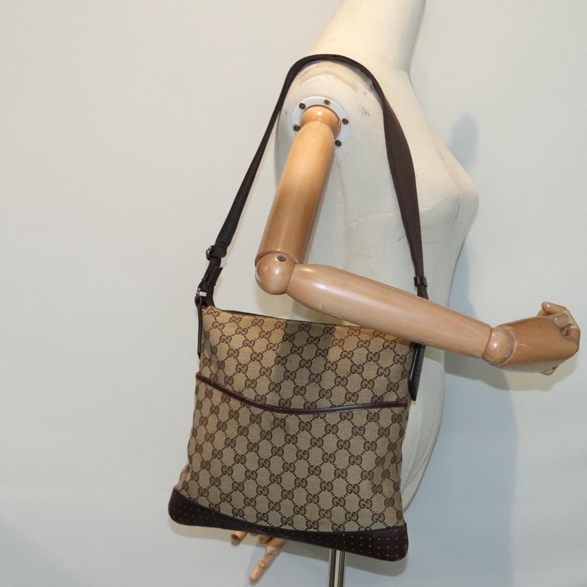 GUCCI GG Canvas Shoulder Bag Beige bs18113