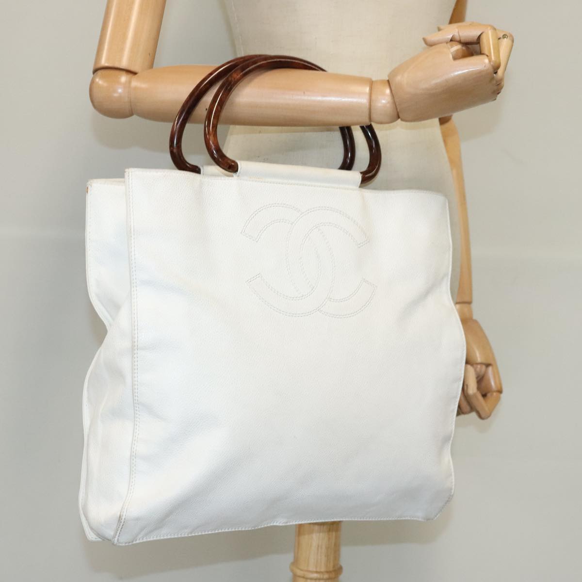CHANEL Hand Bag Caviar Skin White Gold CC bs19209