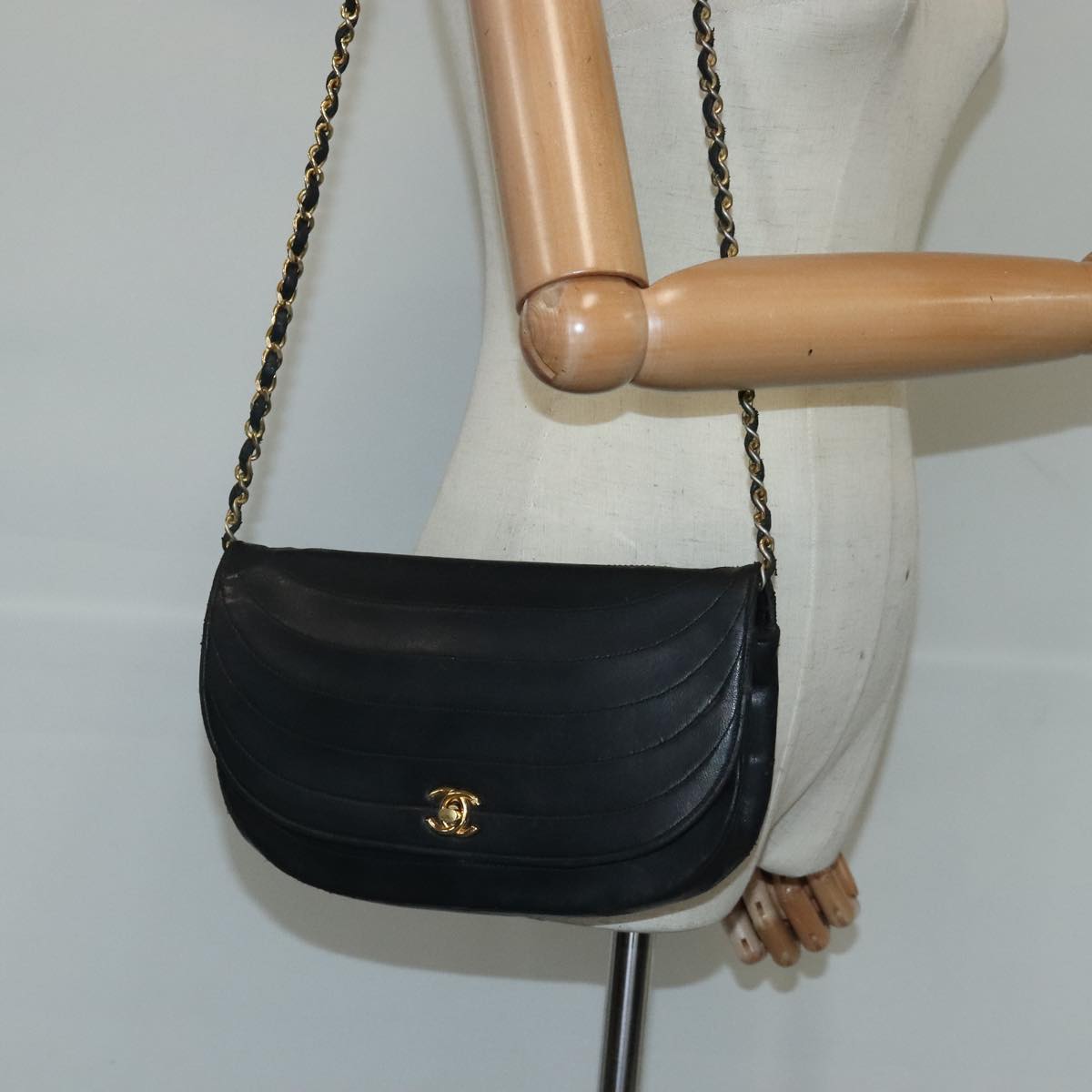 CHANEL Chain Shoulder Bag Lamb Skin Black Gold CC bs19645