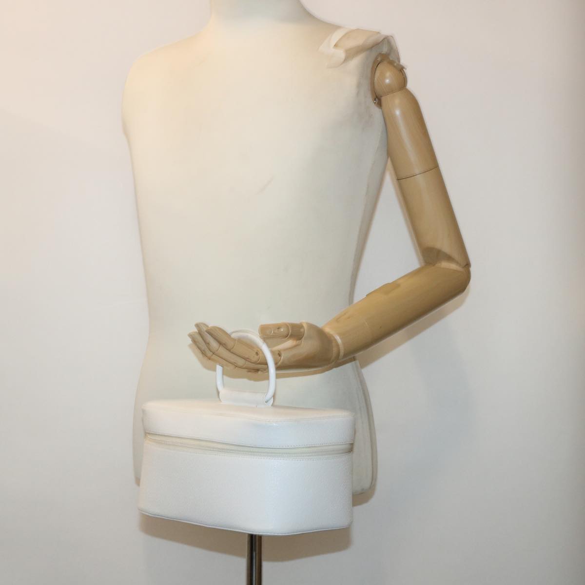GUCCI Vanity Cosmetic Pouch Leather White 039•1705•0710 bs6557