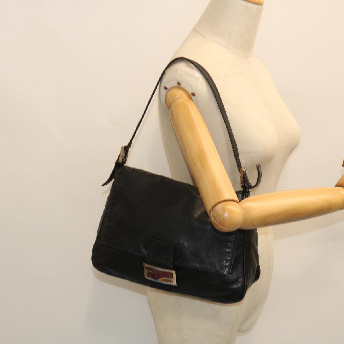 FENDI Mamma Baguette Shoulder Bag Leather Black bs8192