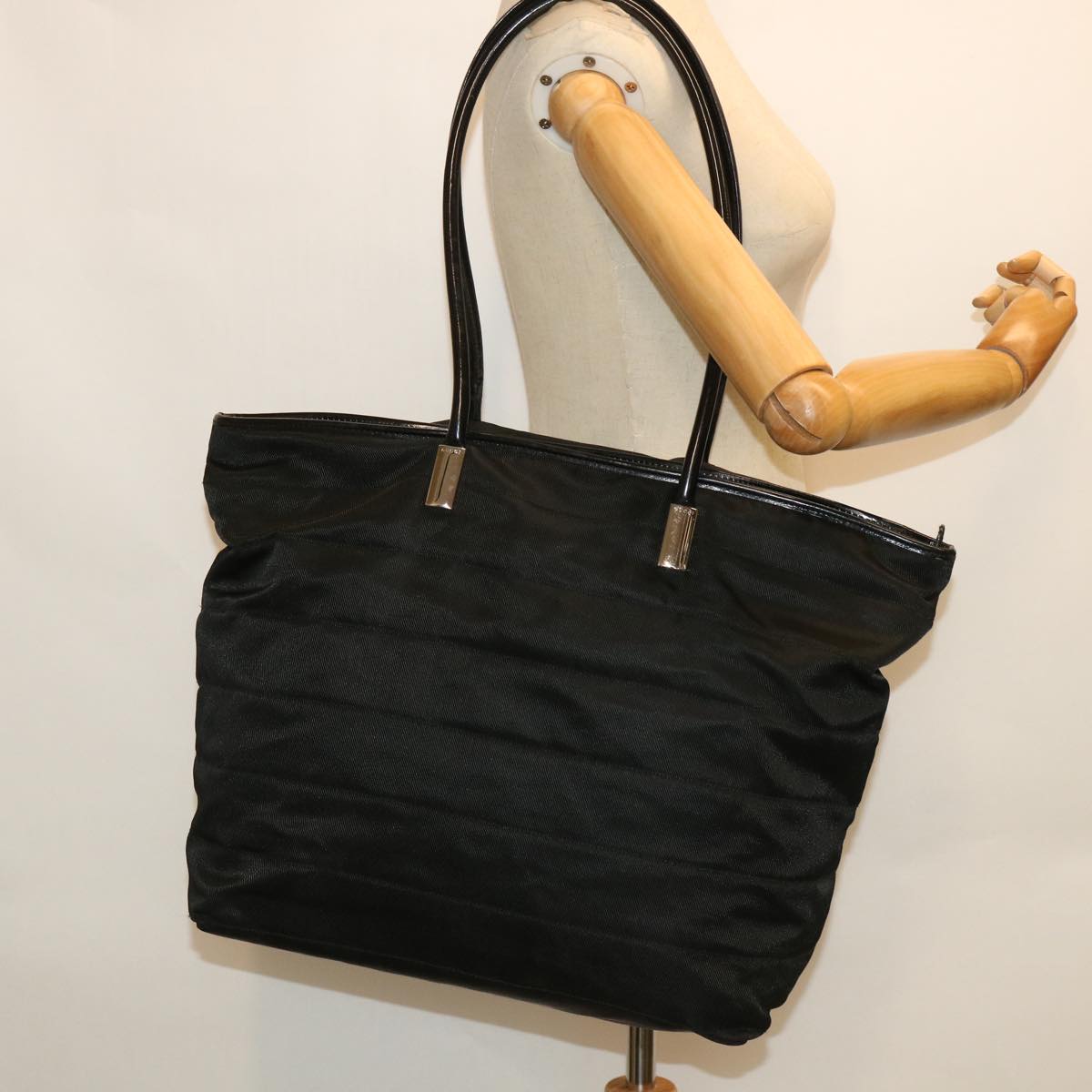 GUCCI Shoulder Bag Nylon Black 002 123 0456 bs8636