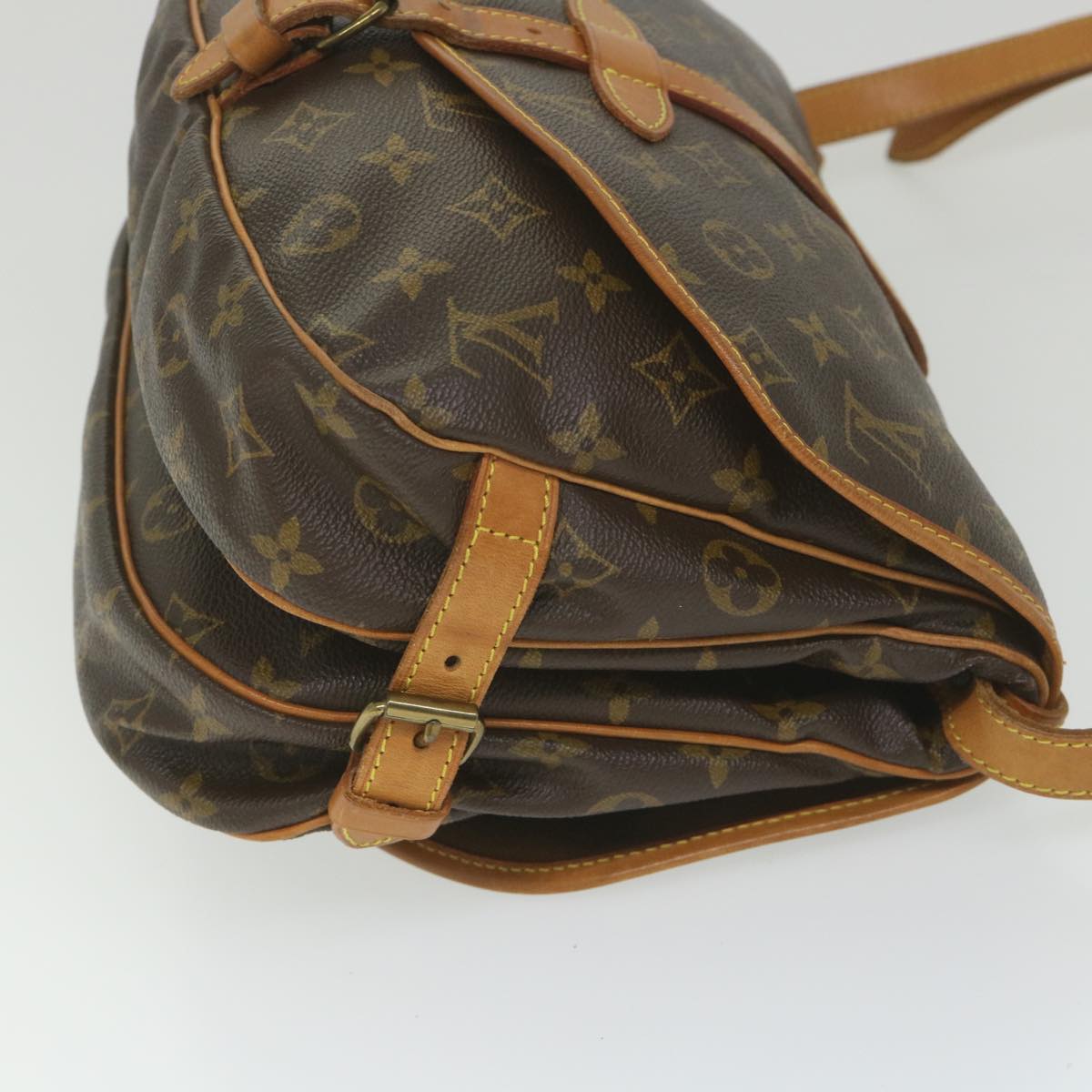 Louis Vuitton Saumur Canvas Shoulder Bag ()