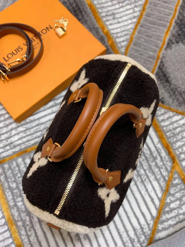 LOV2 Bags - Luxurious Bags 1476