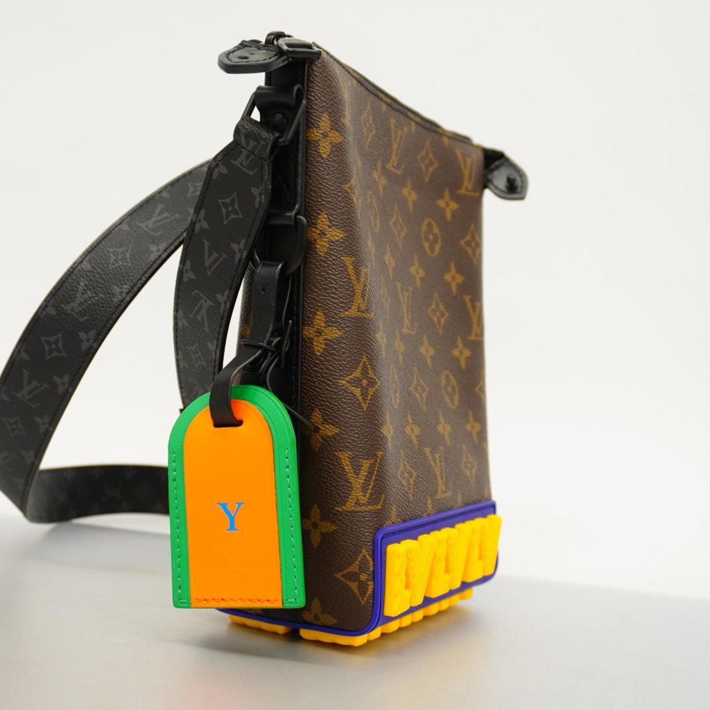 Louis Vuitton Cruiser Canvas Shoulder Bag ()