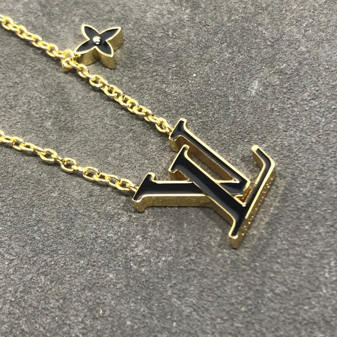 LV Necklaces 025