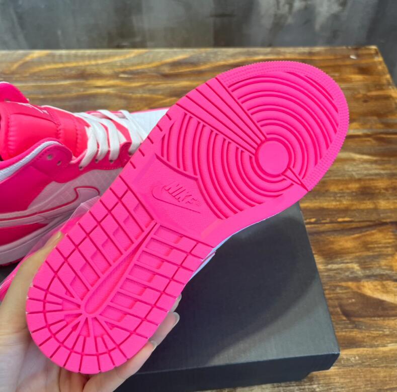 SAMC - NKE Shoes - 568