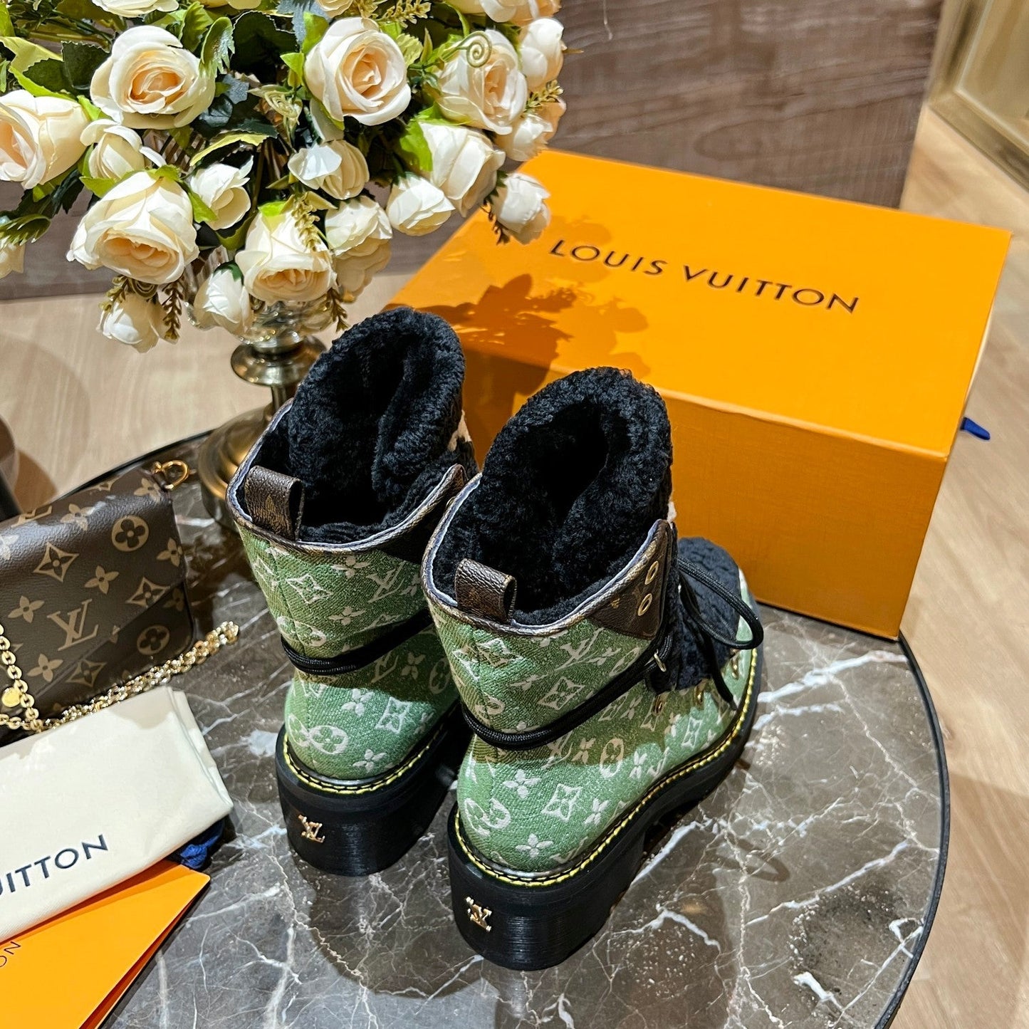 Premium LUV BOOTS 046