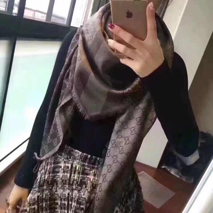 EN - Luxury LUV Scarf 022