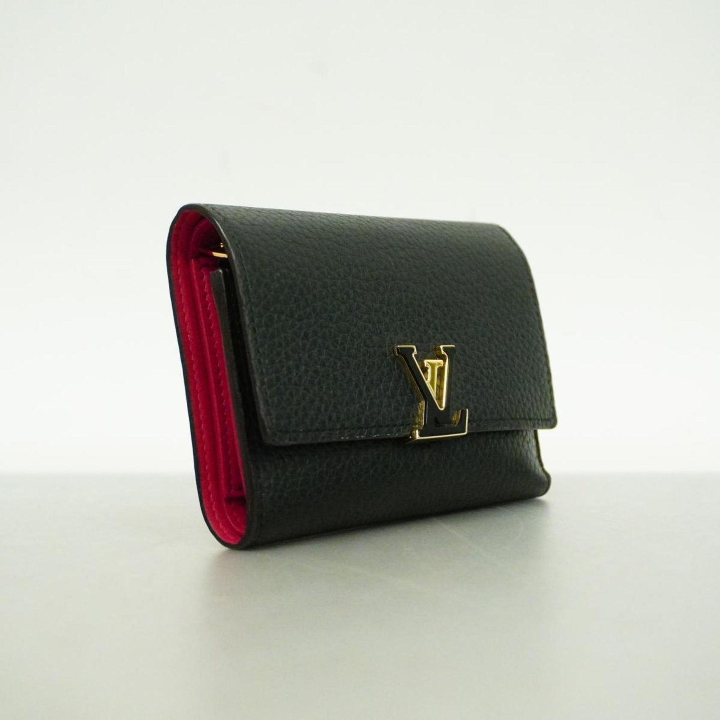 Louis Vuitton Capucines Leather Wallet ()