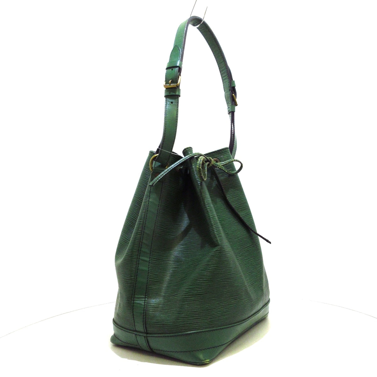 Louis Vuitton Noé Leather Shoulder Bag ()