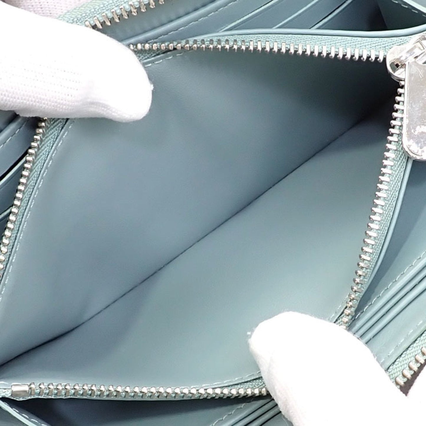 Louis Vuitton Portefeuille Zippy Leather Wallet ()
