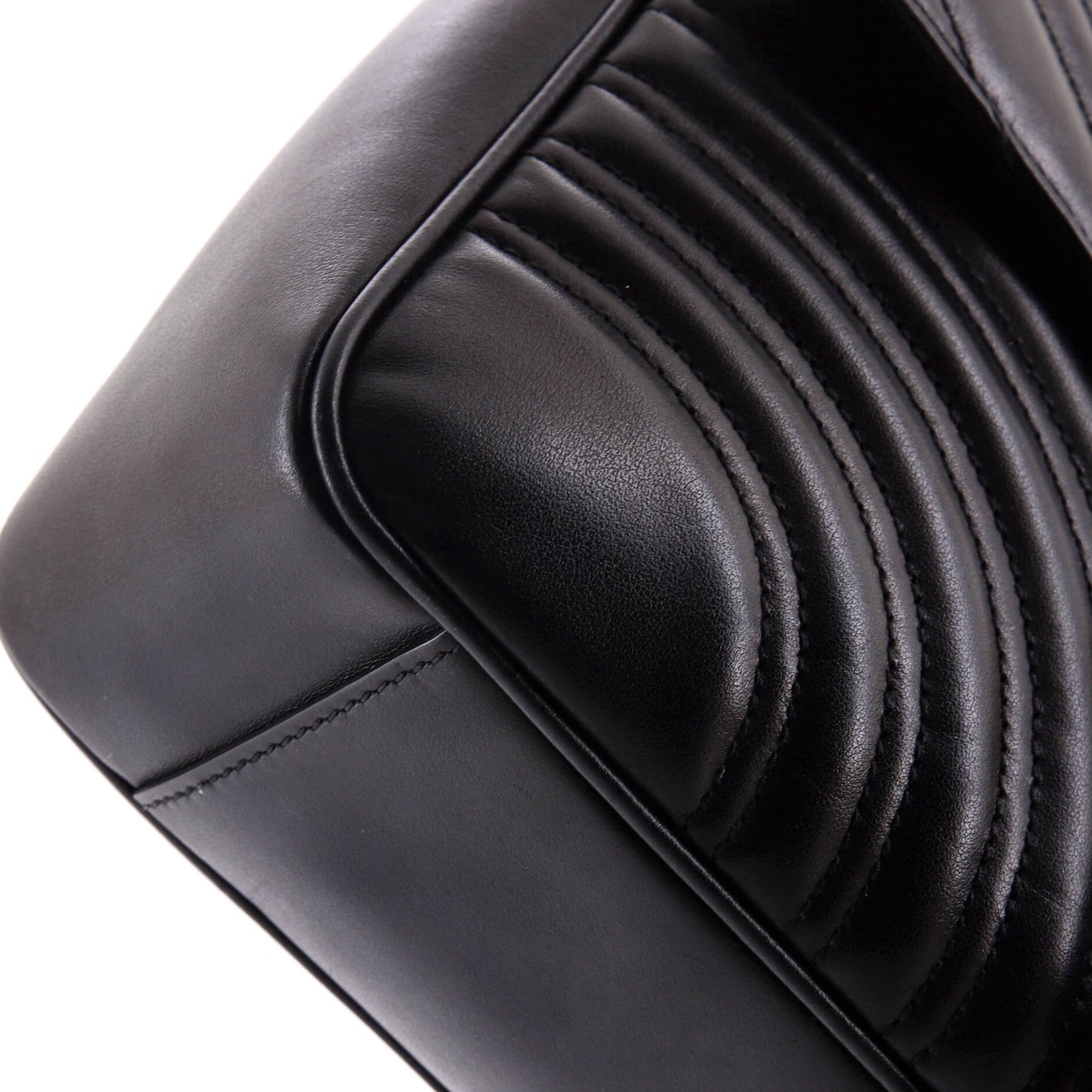 GG Marmont Flap Bag Matelasse Leather Medium