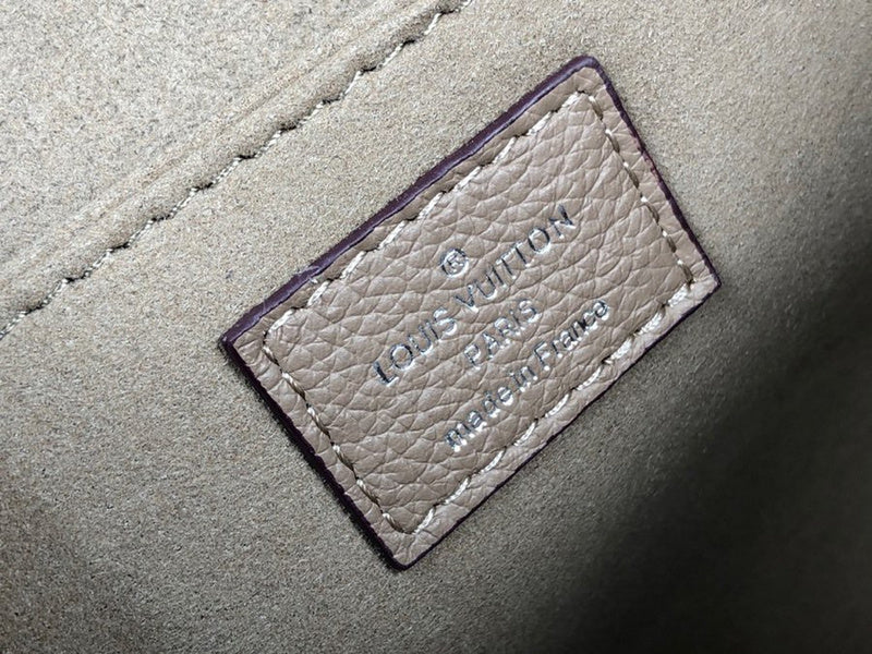 LOV2 Bags - Luxurious Bags 1643